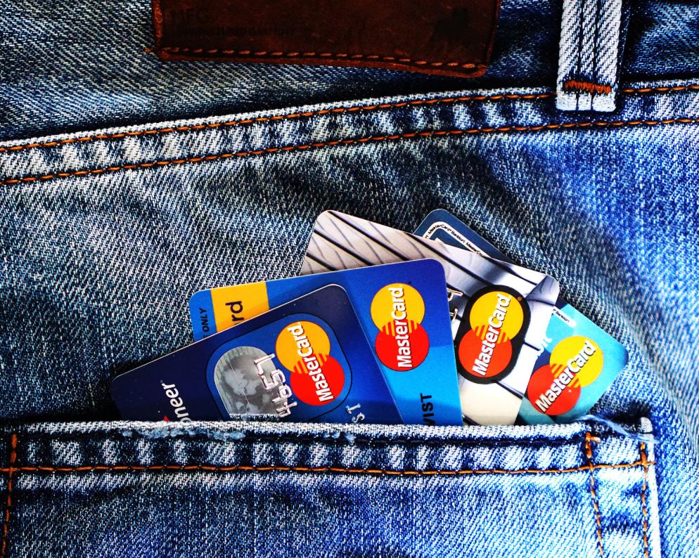Viete čo robiť, aby ste ochránili svoju platobnú kartu pred zneužitím?